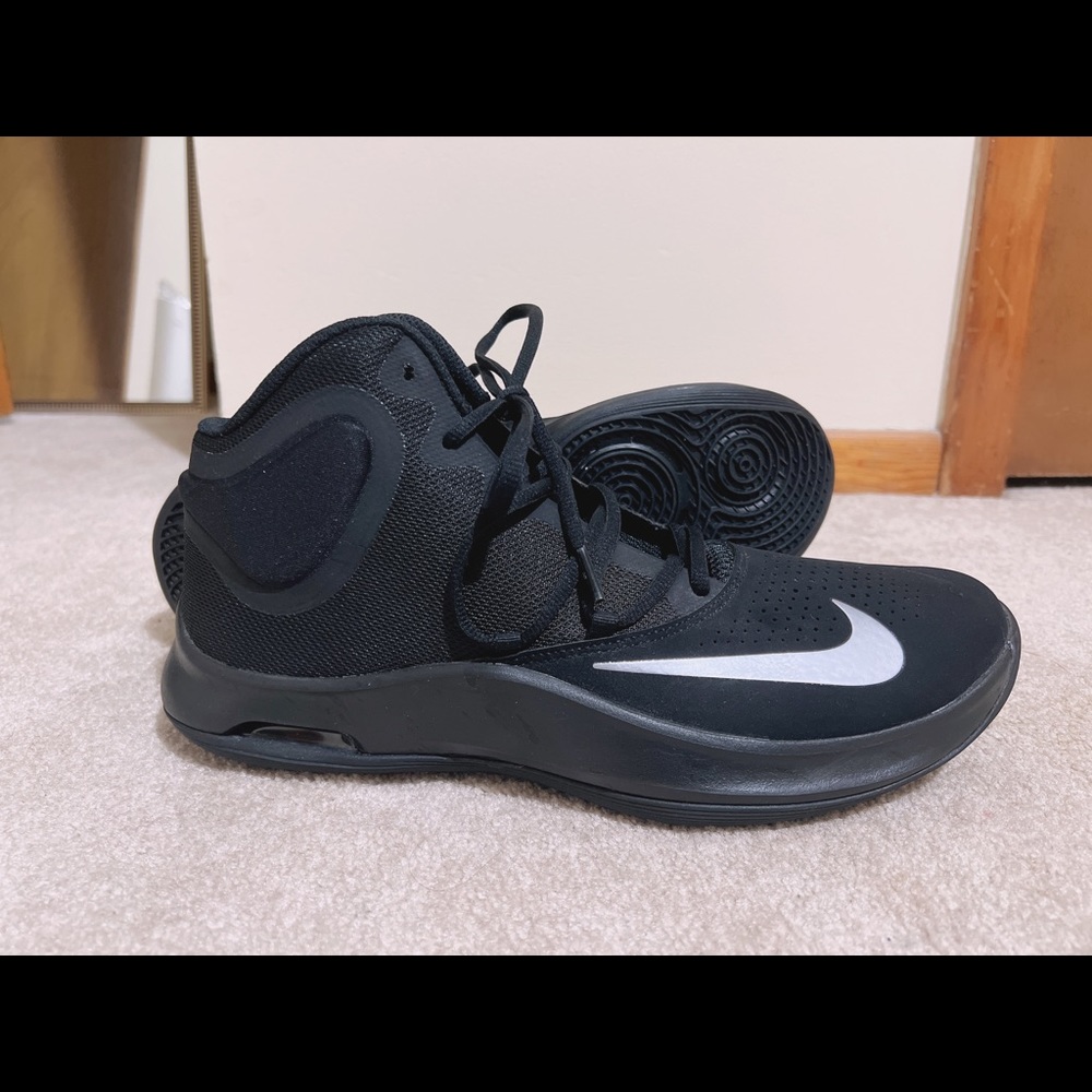 Nike Air Versitile IV NBK
